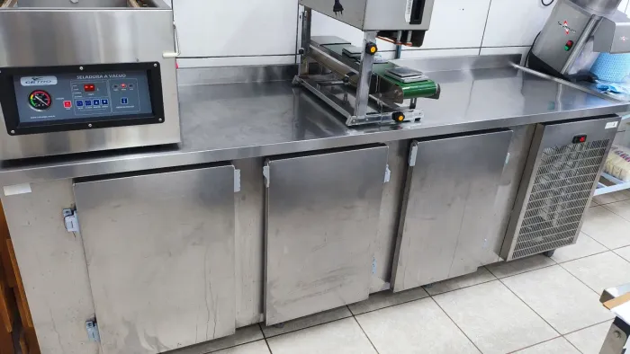 Balcão de serviço refrigerado inox Refrimate