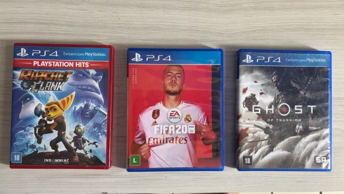 3 Jogos PS4 Mídia Física - Ghost of Tsushima, Ratchet & Clank e FIFA 20 (Vendo ou Troco)