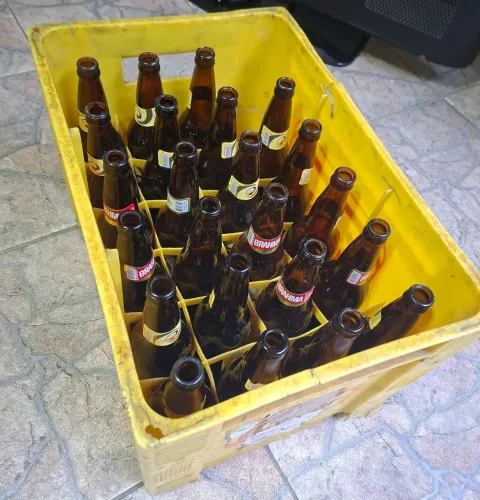 22 Garrafas 600ml + Engradado