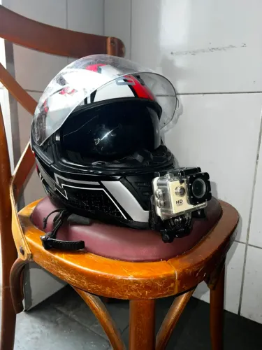 Capacete norisk ff302 c/ câmera sj400