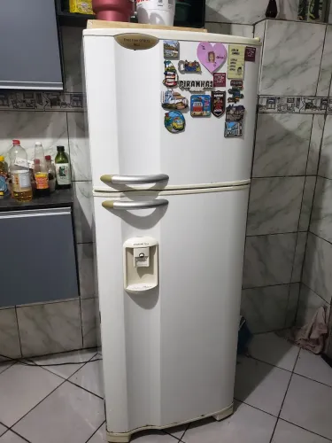 Geladeira Electrolux 220w
