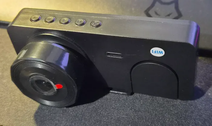 Dashcam com display e câmera de ré