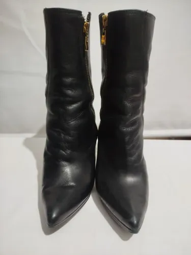 bota bico fino em couro legítimo preta tamanho 34