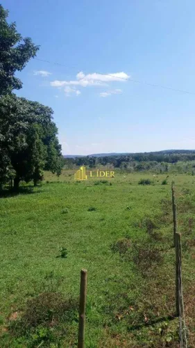 Fazenda entre as cidades de Campina Verde e Gurinhatã - MG