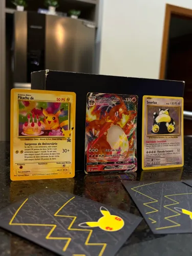 Lote Cartas Pokémon Originais Copag + Charizard Vmax, Pikachu 25 Anos e Snorlax