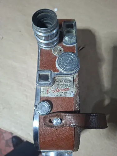 Câmera filmadora cinema vintage Keystone Criterion Deluxe Model A-12 de 16mm