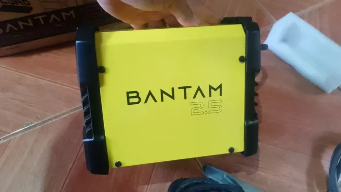 Vendo máquina de solda ESAB semi nova,usada apenas 3 vezes