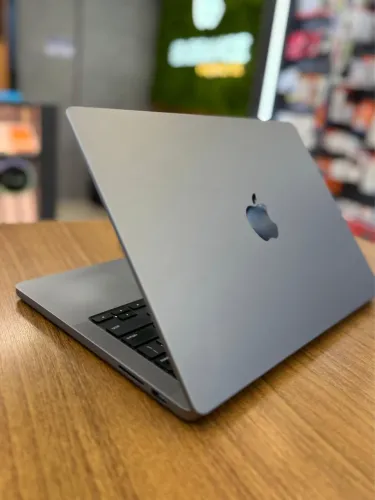 MACBOOK PRO M3 512GB SSD M3/8gb/512gbSSD/14" A2918 MTL73LLA BATERIA ÓTIMA AINDA