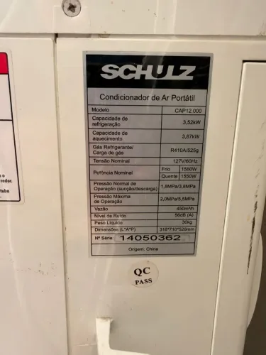 Vendo ar condicionado,com defeito..so para pegar as peças  compressor,funcionando!