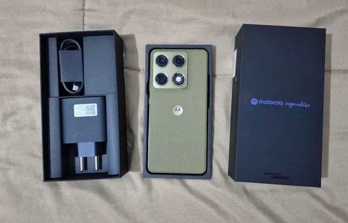 NOVO/NA CAIXA - Motorola Signature 5G Verde - 512GB / 24GB RAM (Impecável)