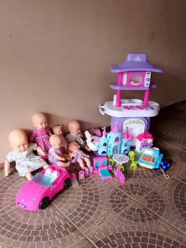 KIT DE BRINQUEDOS DIVERSOS PARA MENINA