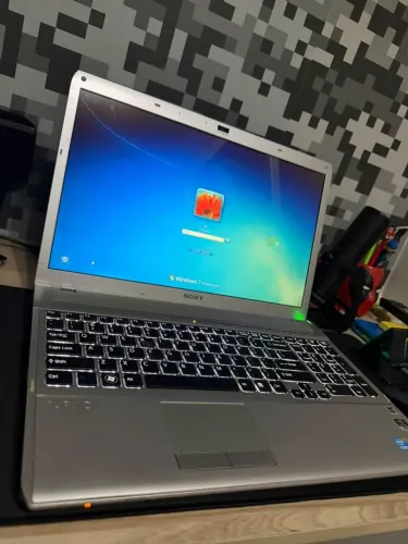 Sony VAIO VPCF13YFX - bateria com defeito
