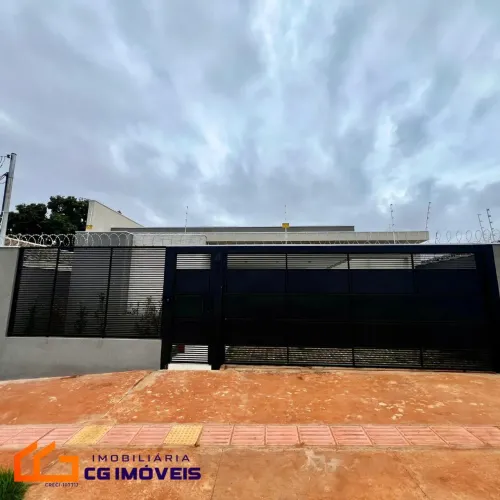 Casa á venda com 3 quartos sendo 1 suíte, Piscina no São Francisco em Campo Grande - MS