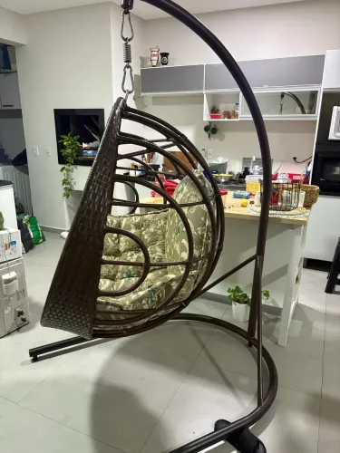 Balanço Em Fibra Sintética Com Suporte De Chão