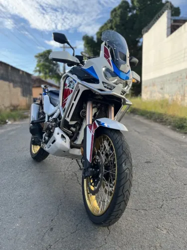 Africa Twin Adventure DCT - 2023 - 25.255 km Rodados