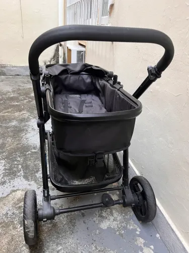 Vendo carrinho Moisés usado 