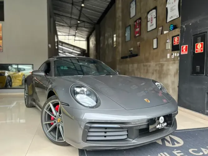 Porsche 911 Carrera Coupe 2021