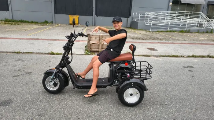 TRICICLO MOTO CHEF 3.000W com 150 km! un. dono