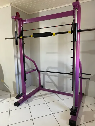 Barra Guiada (Smith Machine) - Agachamento 