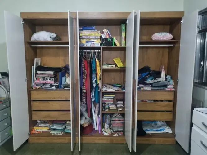 Armário de quarto super novo