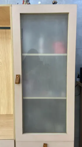 Armário com Vidro Jateado com 3 gavetas