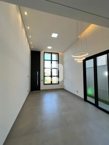 Casa para venda no bairro Grand Ville