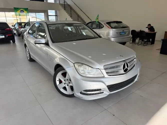Mercedes-Benz C-180 CGI Classic 1.8 16V 156cv Aut. 2012