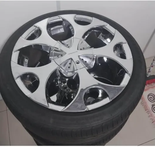 Roda esporte aro 18 ( 2 pneus novos )