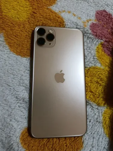 iPhone 11 Pro Max novo sem arranhão 250 gigas apenas 1300