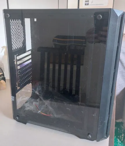 Caixa de CPU com vidro lateral