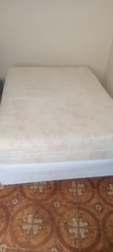Cama King Semi nova