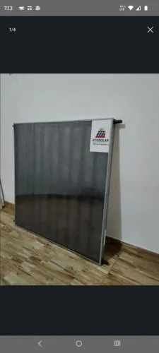 Coletor solar ou placa de aquecer água para banhos.