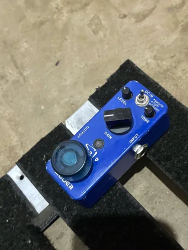 Solo Mooer Distorção - Pedal de Efeito para Guitarra