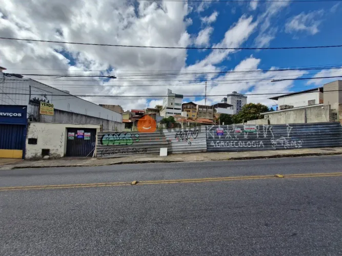 Terreno à venda no Bairro Nova Floresta | Duas frentes | 700 m² totais