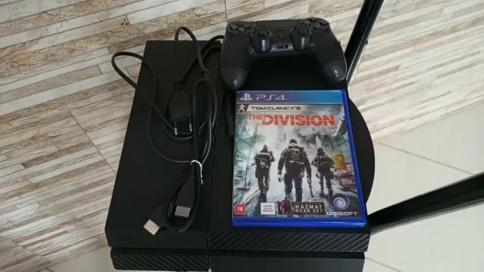 Playstation 4 500GB + 1 JOGO