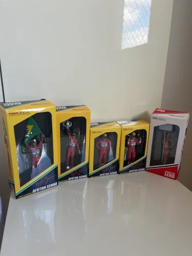 Bonecos Ayrton Senna TSM Model Novos Originais 