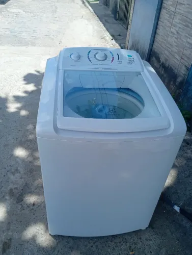 Máquina de lavar roupa funcionando perfeitamente
