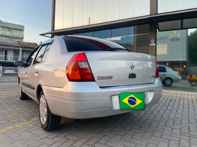 Renault Clio Rn/alize/expr./1.0 Hi-power 16V 5P 2003