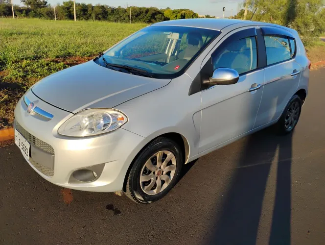 Fiat Palio Attractive 1.0 EVO Fire Flex 8V 5P 2014