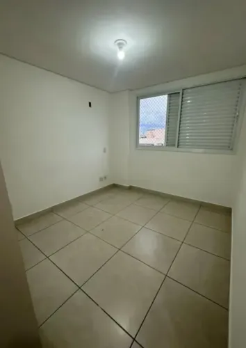 Procura se meninas para dividir apartamento 