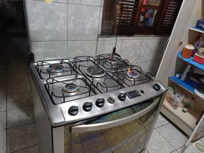 fogão eletrolux 5 bocas todas funcionando - tem marcas de uso