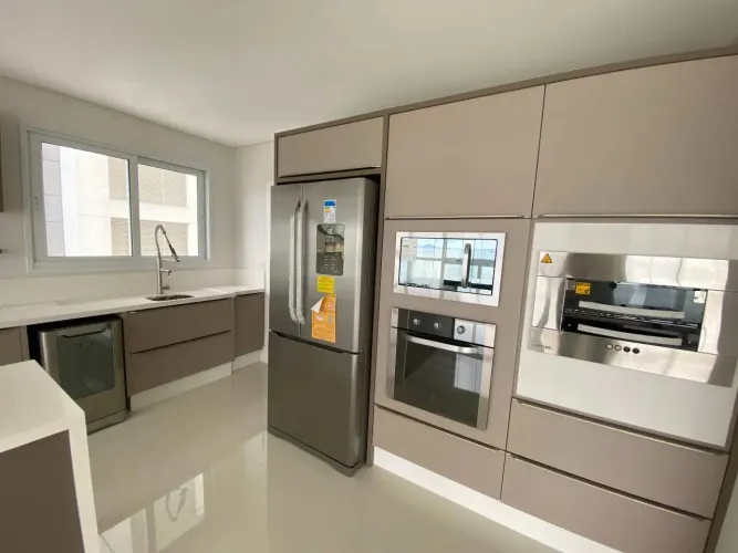 Apartamento no Ed. Ibiza Towers em Balneário Camboriú