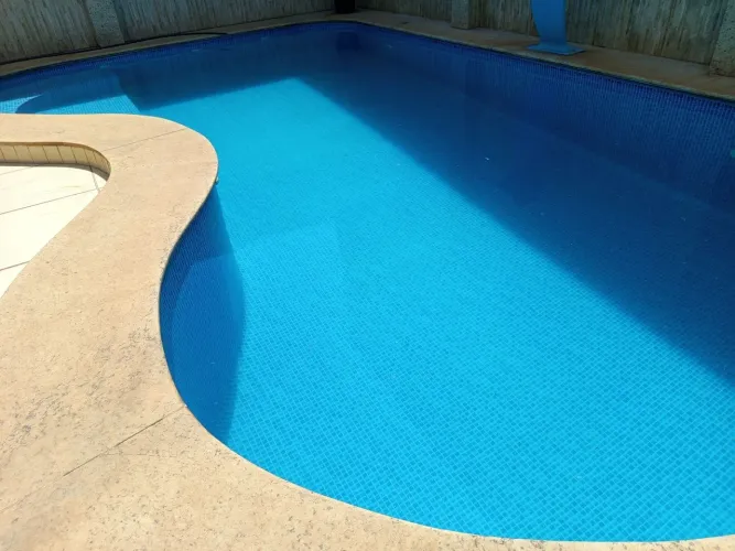 Vende ,-se Sobrado e sala comercial na vila Mauá  Goiânia GO 