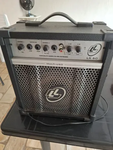 Caixa de Som Amplificada