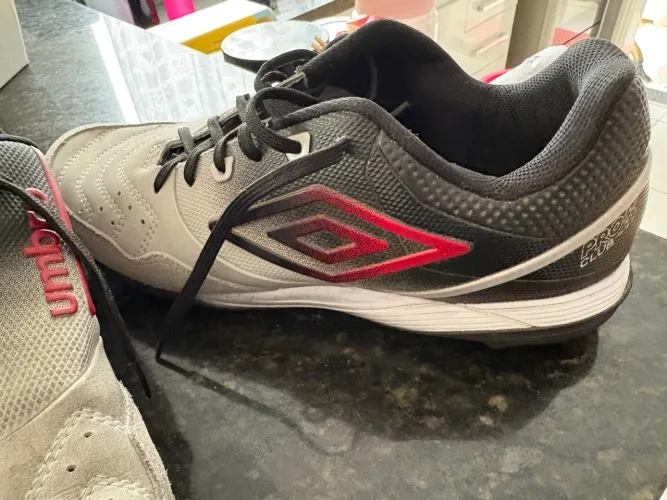 Chuteira society umbro pro 5 club