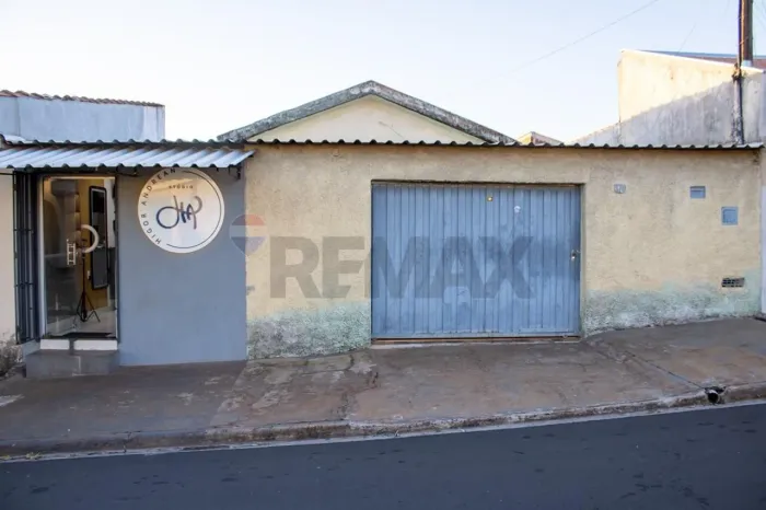 Casa com Ponto Comercial Oportunidade Única!