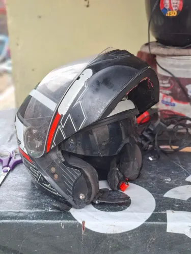 Capacete HELT