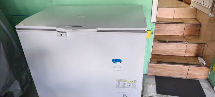 Freezer Electrolux 330 litros