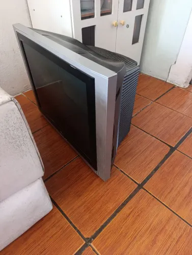 Televisão de 29 polegadas LG funciona perfeitamente