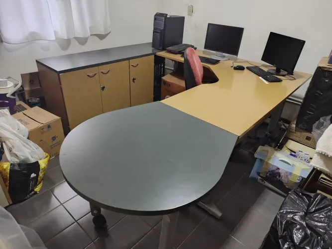 Mesa escritório em L com armário